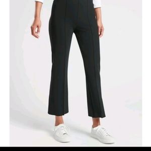 Athleta Mercurial Crop Flare Pants Gray  Size Medium Pull On Style 405540